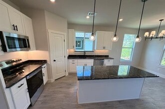 5709 Barkridge Dr in Granbury, TX - Building Photo - Building Photo