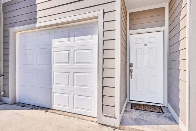 109 E Orchard Loop in D'Iberville, MS - Building Photo - Building Photo