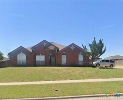 5600 Golden Dr in Killeen, TX - Building Photo