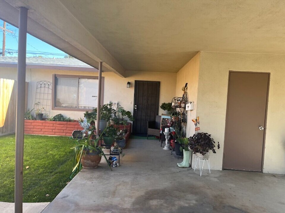 410-410 A St in Bakersfield, CA - Building Photo