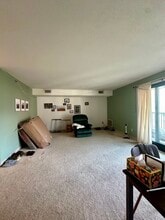 41 Marion St, Unit 8A in Brookline, MA - Foto de edificio - Building Photo