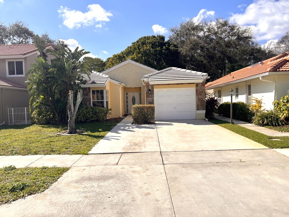 10303 Boca Springs Dr in Boca Raton, FL - Building Photo