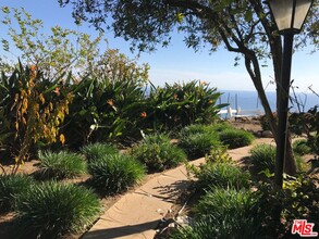 20644 Big Rock Dr in Malibu, CA - Building Photo - Building Photo