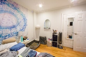 37 Beaconsfield Rd, Unit 1L in Brookline, MA - Building Photo - Building Photo