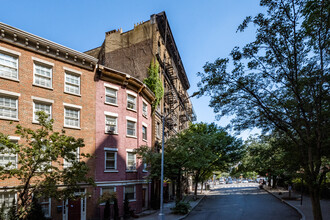 178 West Houston Street in New York, NY - Building Photo - Primary Photo