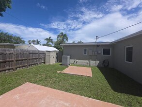 9971 Dominican Dr in Cutler Bay, FL - Building Photo - Building Photo