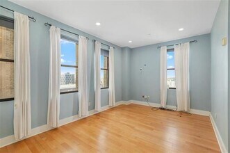 4 Beacon Way in Jersey City, NJ - Building Photo - Building Photo