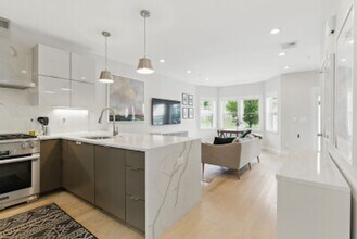 54 Robey St in Boston, MA - Foto de edificio - Building Photo
