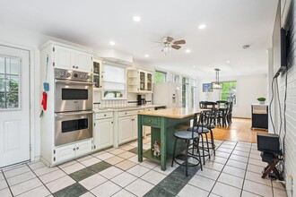 6023 Walhonding Rd in Bethesda, MD - Building Photo - Building Photo
