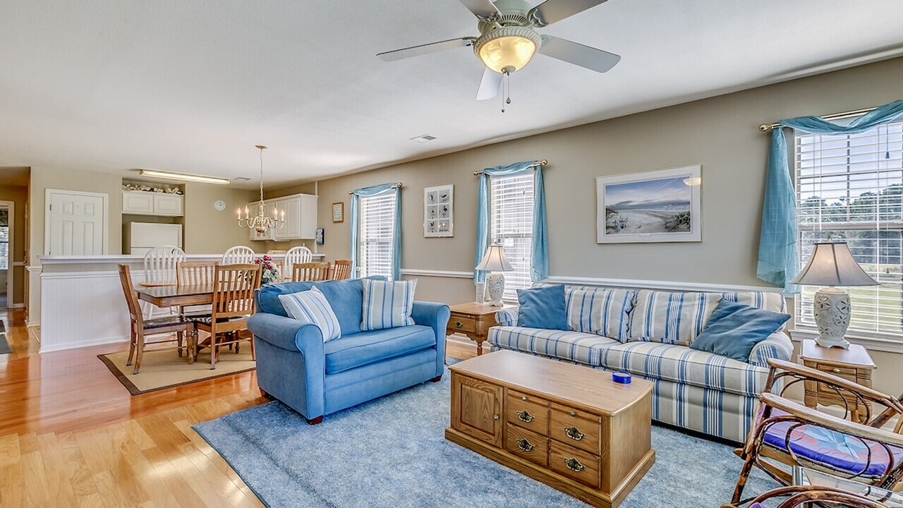 549 Blue Stem Dr in Pawleys Island, SC - Building Photo