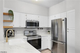 23710 Walden Center Dr in Bonita Springs, FL - Building Photo