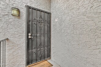 4444 E Paradise Village Pkwy N in Phoenix, AZ - Building Photo - Building Photo