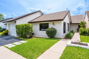 7106 SW 103rd Pl in Miami, FL - Building Photo