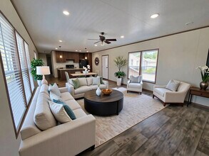 709 N Collins Fwy in Howe, TX - Building Photo - Building Photo