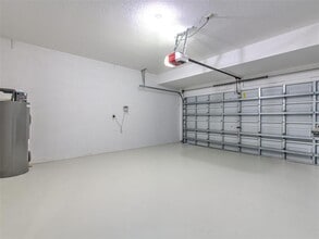 10701 Breaking Rocks Dr in Tampa, FL - Building Photo - Building Photo