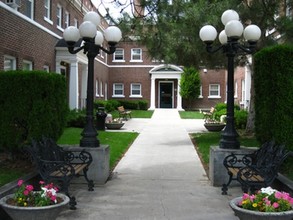 Courtyard Apartments in Twin Falls, ID - Building Photo - Building Photo