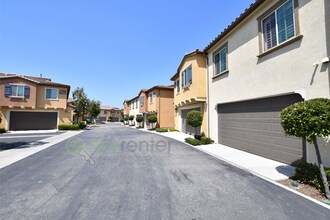1795 Saltaire Pl in San Diego, CA - Foto de edificio - Building Photo