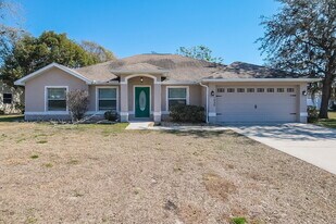 1020 Godfrey Ave in Spring Hill, FL - Building Photo
