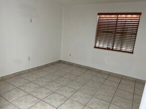 1155 NW 124th Pl, Unit 204 in Miami, FL - Building Photo - Building Photo