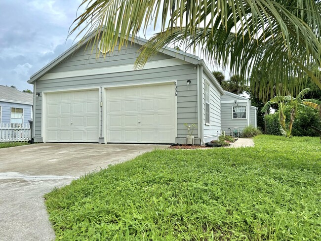 1396 Sweet William Ln in West Palm Beach, FL - Building Photo - Building Photo