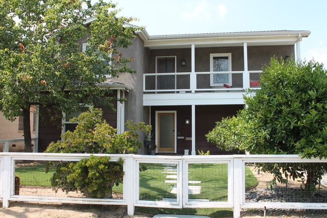 property at 2909 W Clark Ave