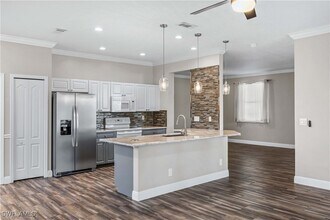 2225 Heritage Greens Dr in Naples, FL - Building Photo - Building Photo