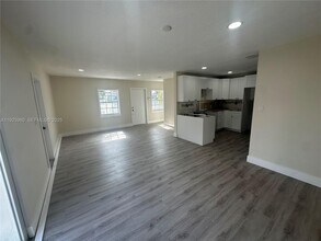659 E 19th St in Hialeah, FL - Building Photo - Building Photo