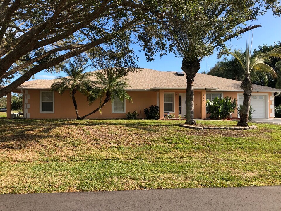 381 Del Monte Rd in Sebastian, FL - Building Photo