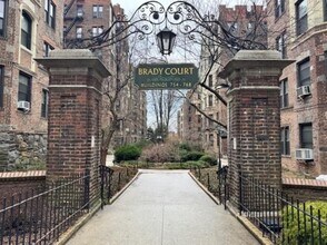 754 Brady Ave in Bronx, NY - Building Photo - Building Photo