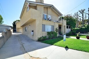 1708 Marshallfield Ln in Redondo Beach, CA - Building Photo
