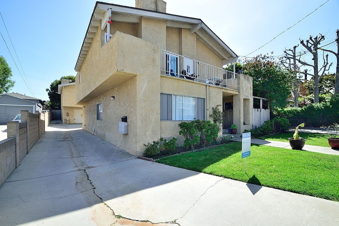 1708 Marshallfield Ln in Redondo Beach, CA - Building Photo