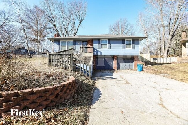 property at 1512 Oxford Ct