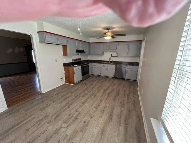 6823 Northknoll Cove in Millington, TN - Foto de edificio - Building Photo