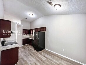 7594 Iris Dr in Southaven, MS - Building Photo - Building Photo