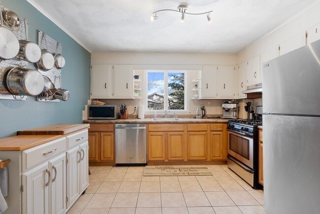 180 Jerome St, Unit 1 in Medford, MA - Building Photo - Building Photo