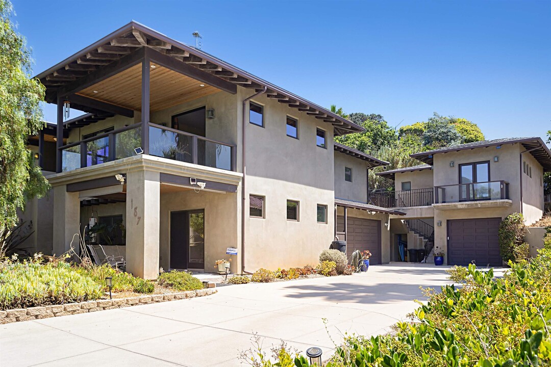 187 Halcyon Rd in Encinitas, CA - Foto de edificio