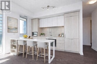 70 Annie Craig Dr in Toronto, ON - Building Photo - Building Photo