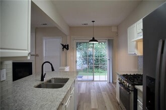 5454 Medlock Corners Dr in Norcross, GA - Foto de edificio - Building Photo