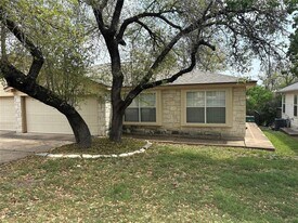 3307 MacArthur Ave in Lago Vista, TX - Building Photo