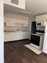 2 Colorado Way in Henderson, NV - Building Photo - Building Photo