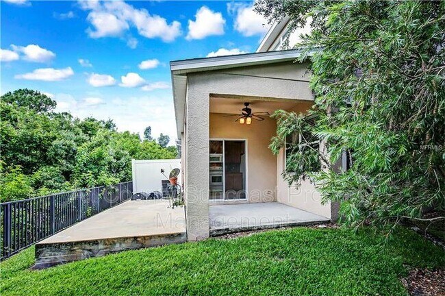 572 Black Lion Dr NE in St. Petersburg, FL - Building Photo - Building Photo
