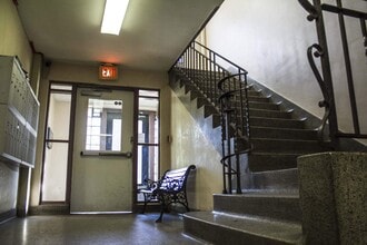 Moodie Apartments in Thunder Bay, ON - Foto de edificio - Building Photo