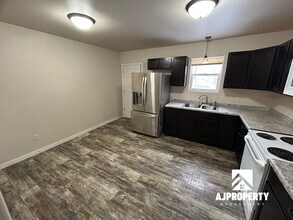 214 W Russell St in Sioux Falls, SD - Building Photo - Building Photo