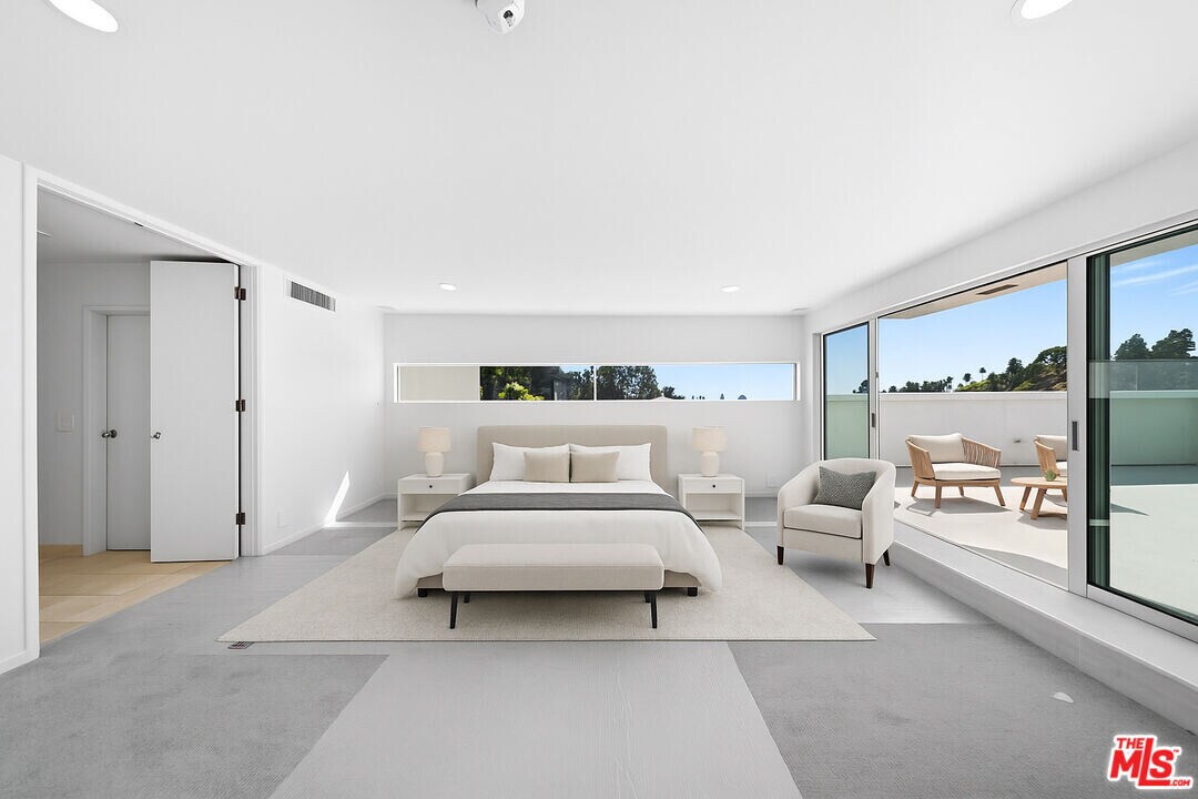 1591 Lindacrest Dr in Beverly Hills, CA - Building Photo