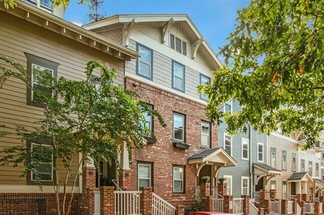 property at 655 Mead St SE
