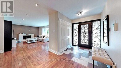 9 Denver Crescent in Toronto, ON - Building Photo - Building Photo