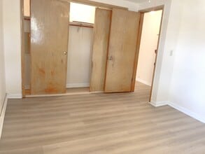 2650 W Touhy Ave in Chicago, IL - Building Photo - Building Photo