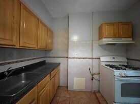 110 Baldwin Ave, Unit 1L in Jersey City, NJ - Building Photo