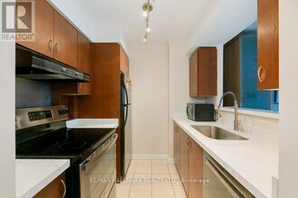 18 Beverley St in Toronto, ON - Building Photo - Building Photo