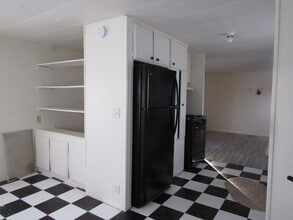 292 S 4th Ave in Mills, WY - Building Photo - Building Photo